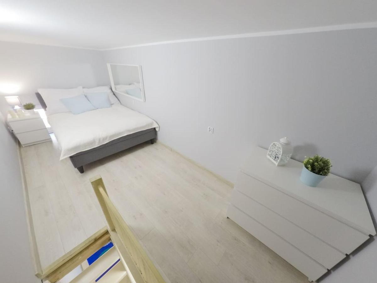 Rynek 20/21 -Cosy New Apartment On The Market Square - 4 Bedrooms - 8 People Wroclaw Exterior photo
